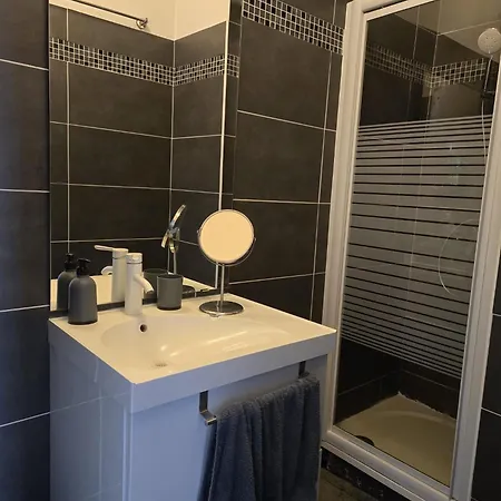 Cosy 1-bedroom - 17 *