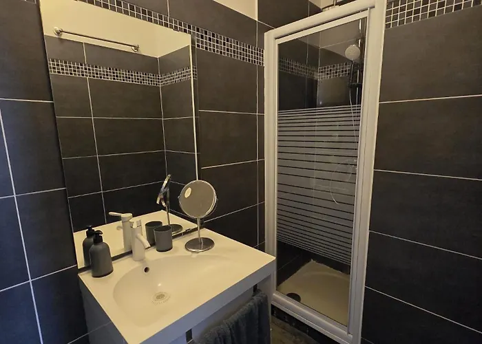 Cosy 1-bedroom - 17 Apartment