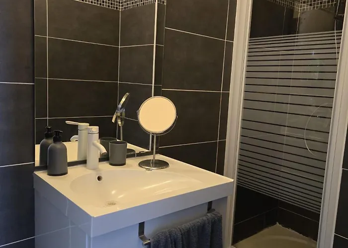 Cosy 1-bedroom - 17 *